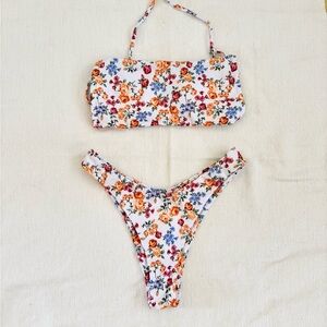 NWOT Cupshe backless stringy cute cheeky Floral Bikini Set vacation beach